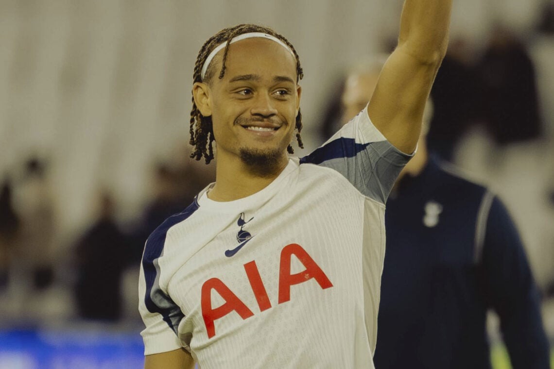 Tottenham : Le choix surprenant de Xavi Simons dans un défi NFL